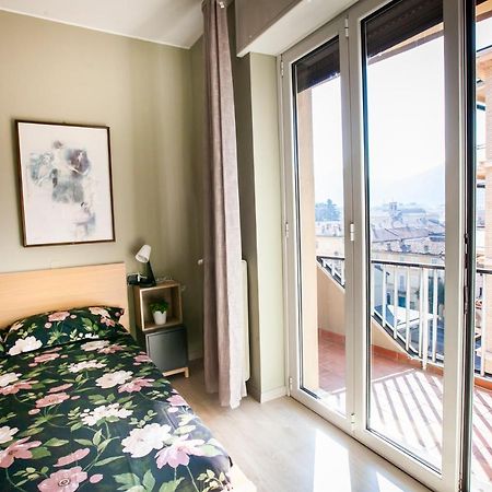 Chic And Freak Atelier Apartment Como Exterior photo