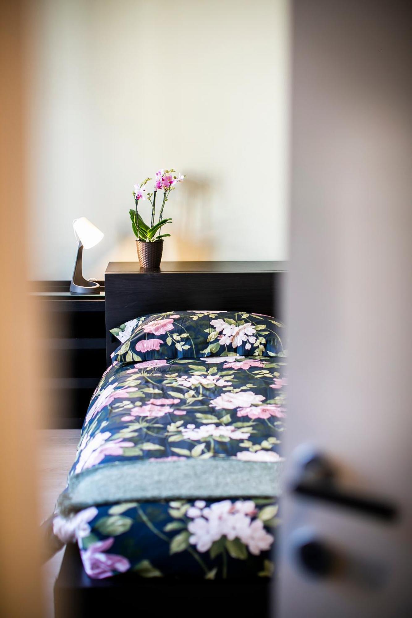 Chic And Freak Atelier Apartment Como Exterior photo