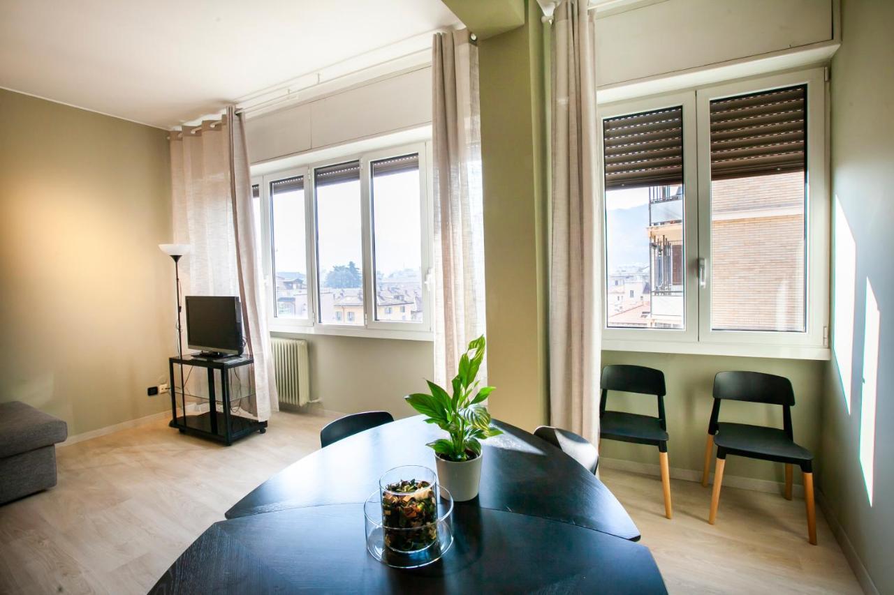 Chic And Freak Atelier Apartment Como Exterior photo
