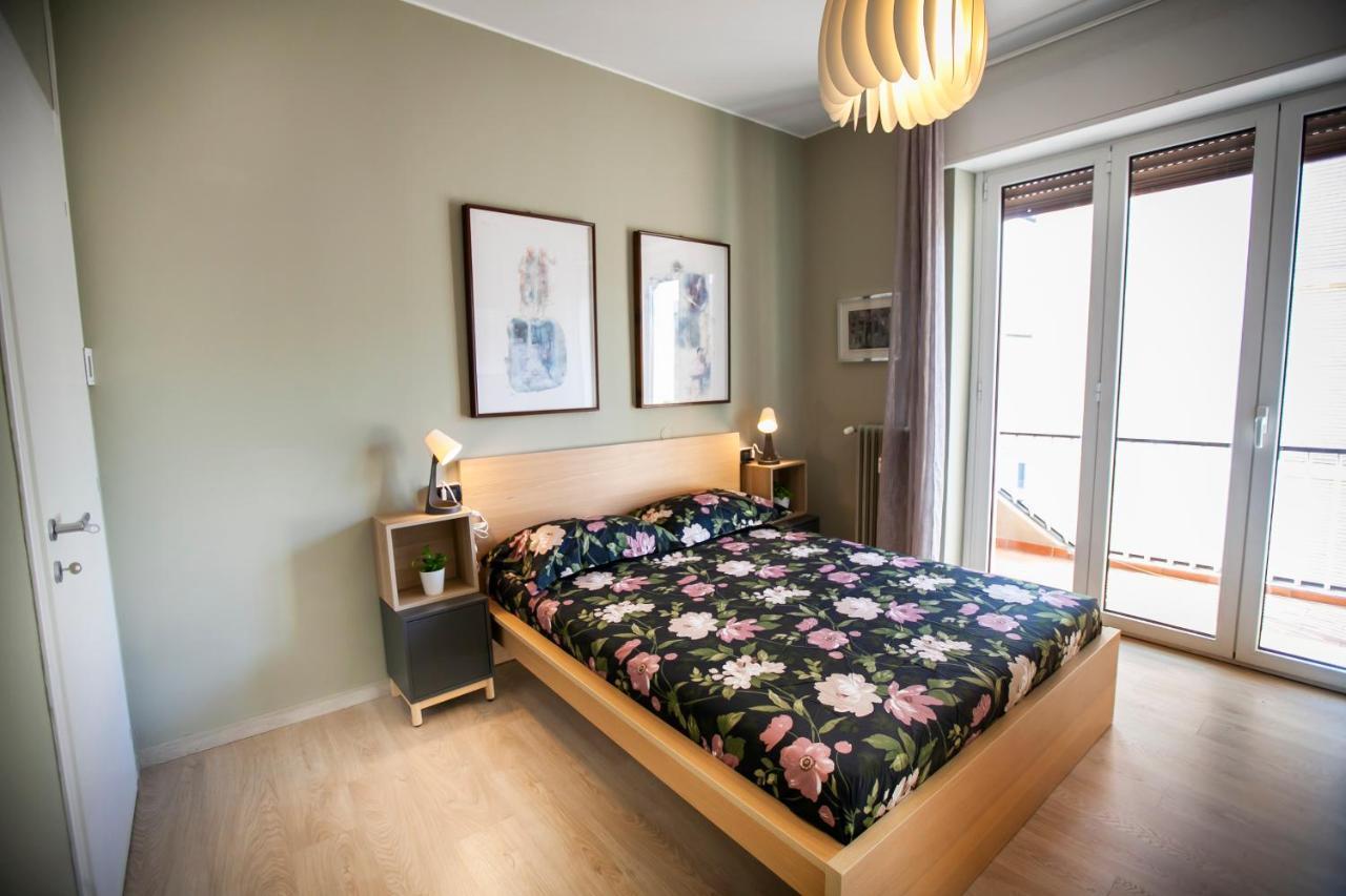 Chic And Freak Atelier Apartment Como Exterior photo