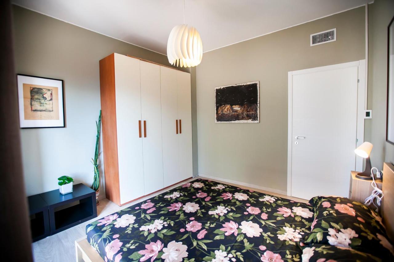 Chic And Freak Atelier Apartment Como Exterior photo