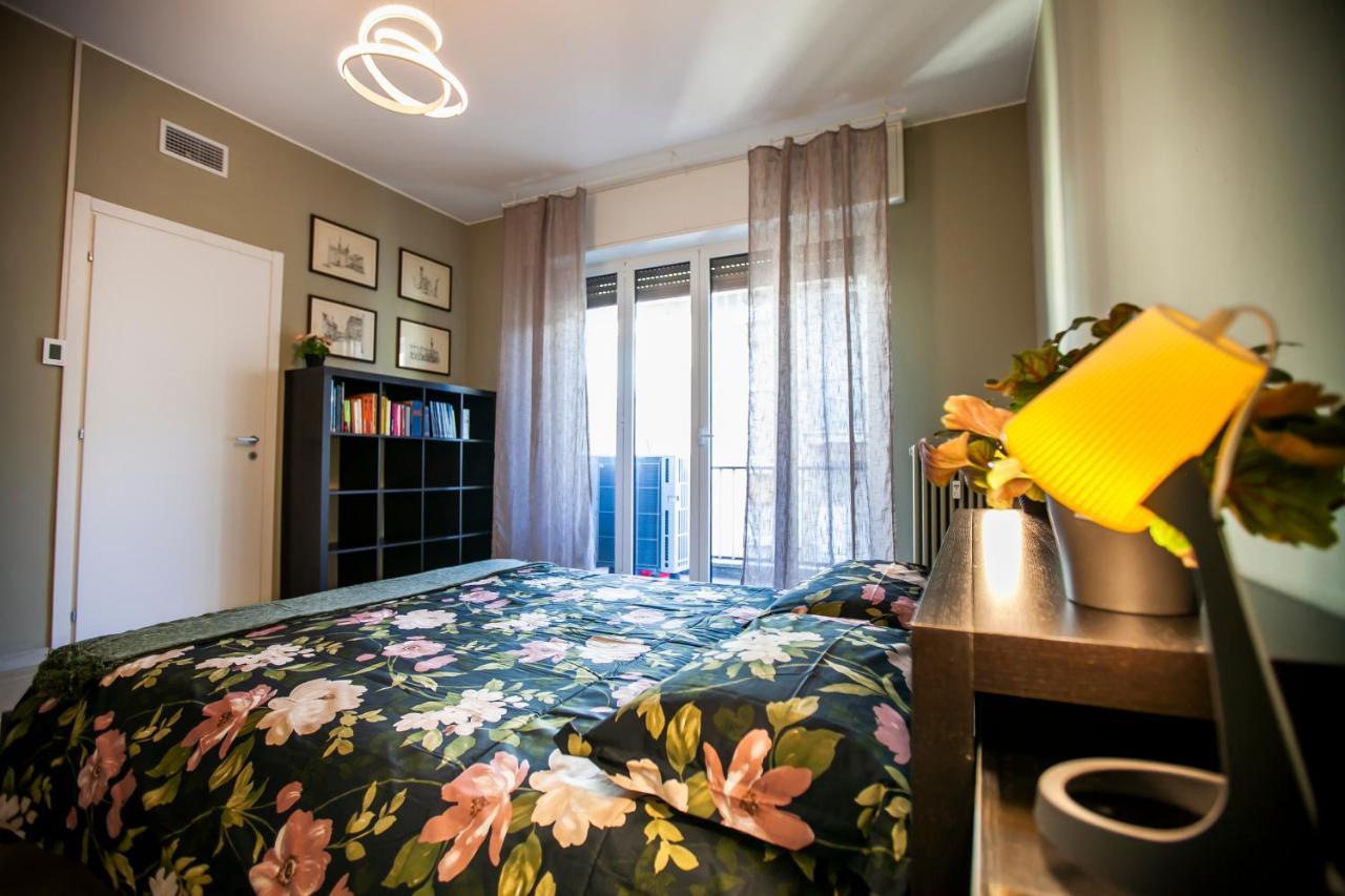 Chic And Freak Atelier Apartment Como Exterior photo