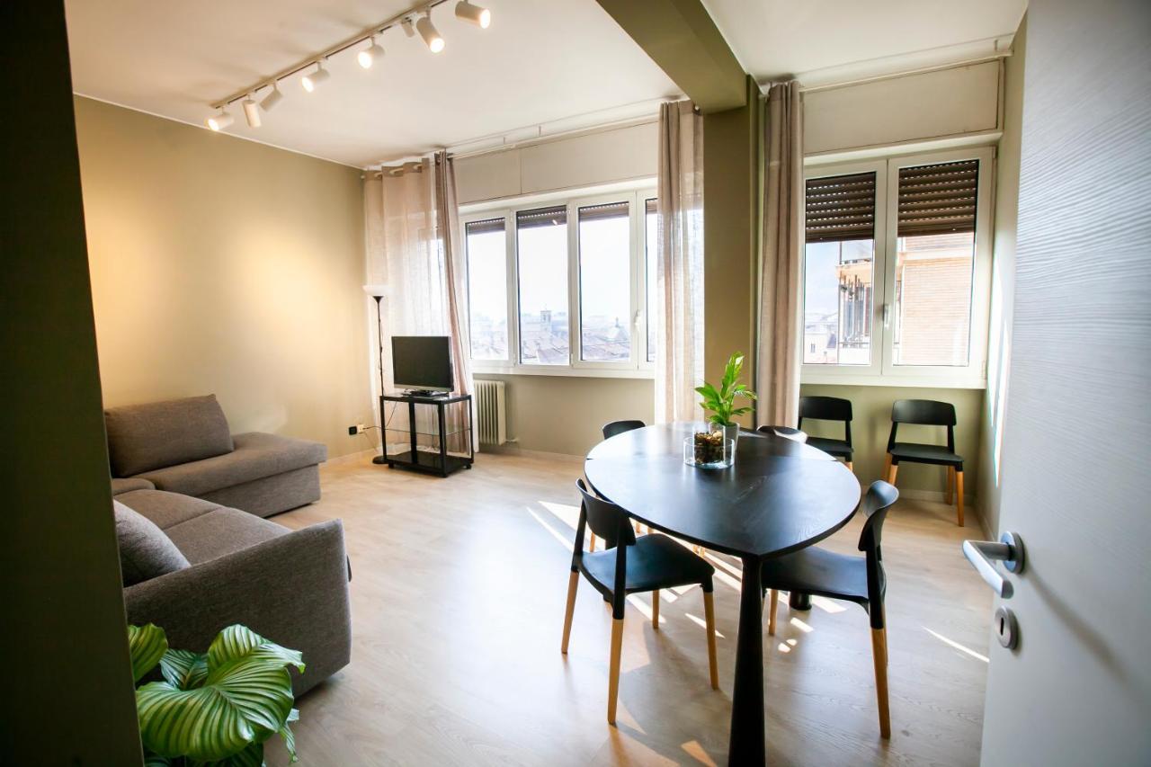 Chic And Freak Atelier Apartment Como Exterior photo